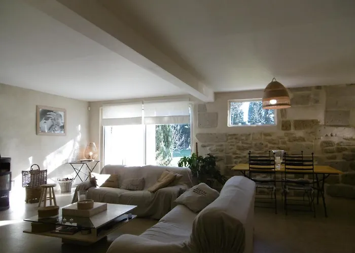 Le Petit Mas En Provence Avec Piscine