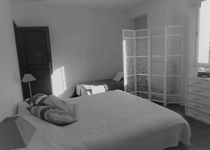 Le Petit Mas En Provence Avec Piscine