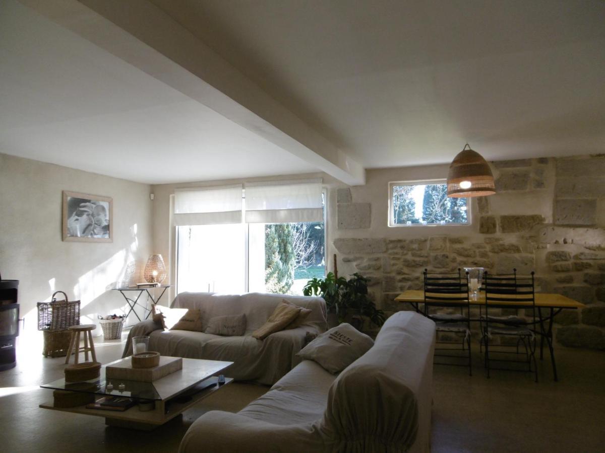 Le Petit Mas En Provence Avec Piscine Holiday home Barbentane